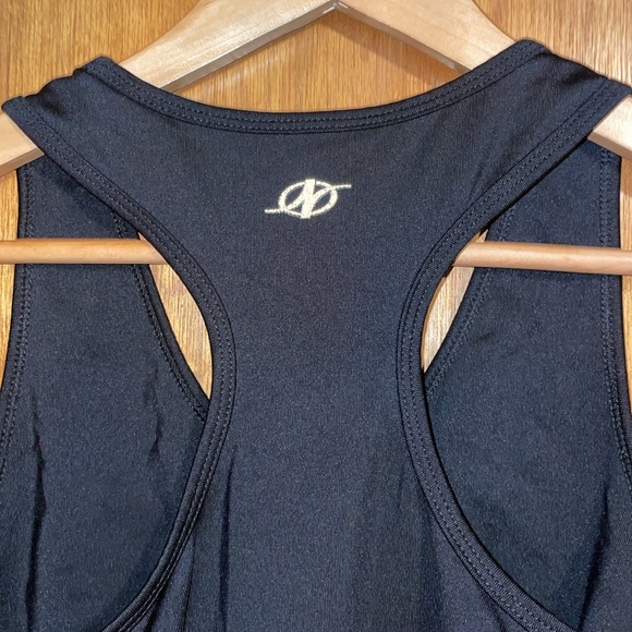 •NORDIC TRACK•BLACK V NECK RAZOR BACK ACTIVE TOP WITH SHELF BRA SIZE SMALL EUC - Picture 6 of 8